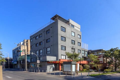 Property building, Day, Neighbourhood, City view, Street view, Location