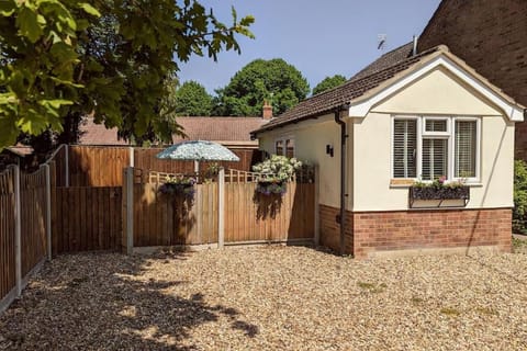 Oak Tree View - relax, reconnect, explore or work Apartment in Breckland District
