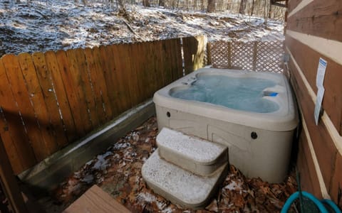 Sweet Annie - Mountain Views, Pool Table, Arcades + Outdoor Hot Tub House in Sevierville