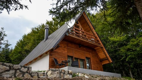 Property building, Day, Natural landscape, Mountain view