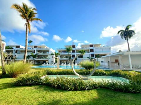 Property building, Day, Garden