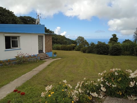 Property building, Patio, Facade/entrance, Day, Natural landscape, BBQ facilities, Garden, View (from property/room), Garden view, Landmark view, Mountain view, Sea view, Sunrise, Sunset, concierge, internet