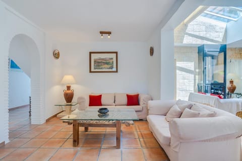 Villa by the beach 5 bedrooms Villa in Marbella