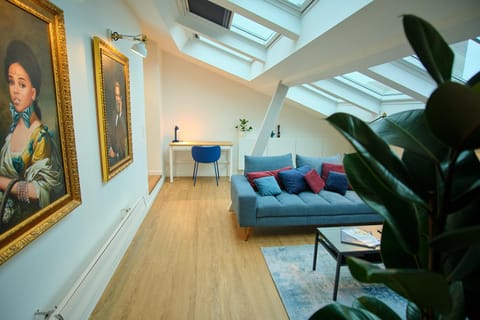 Living room, Decorative detail, Seating area