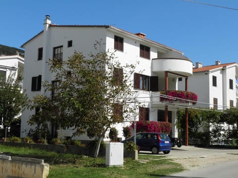 Apartments Grozdana Bed and Breakfast in Lika-Senj County