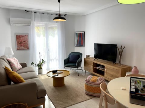 Communal lounge/ TV room, Living room