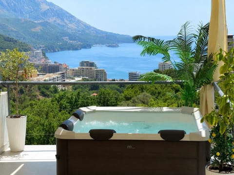 Hot Tub, Balcony/Terrace