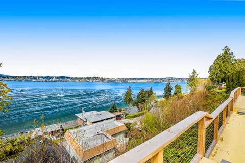 Puget Sound Sanctuary Partial Home House in Port Orchard