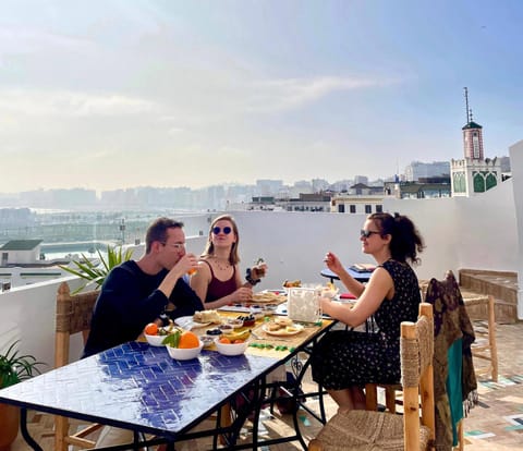 Property building, Breakfast