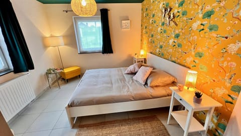 Bed, Photo of the whole room