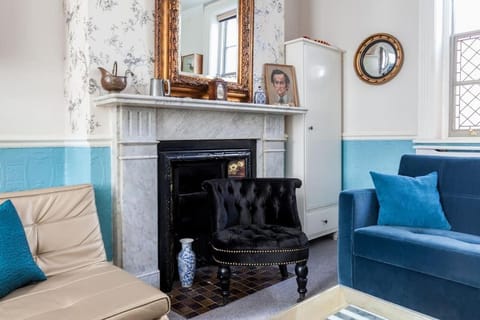 Living room, Seating area, flat iron