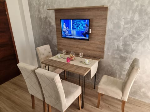 TV and multimedia, Living room, Seating area, Dining area