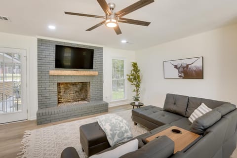 Northport Game Day Getaway 5 Mi to University! House in Northport