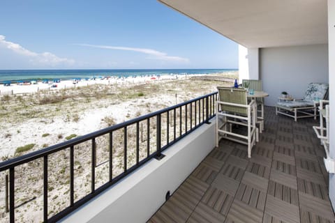 Surf Dweller 202 - Emerald Shores Apartment in Okaloosa Island