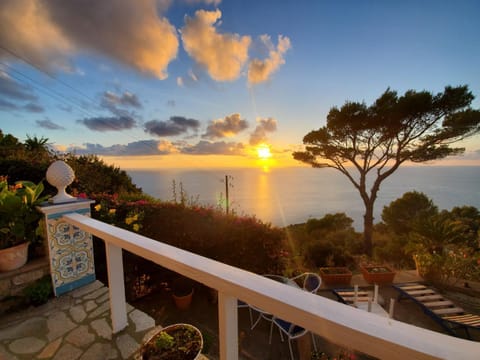 bb la guardiia Bed and Breakfast in Anacapri