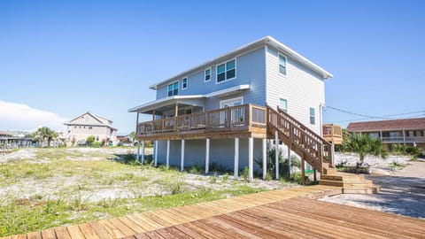 The Back Porch - Is a relaxing 4 bedroom 3 bathroom House on Holiday Isle House in Destin