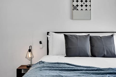 Centrally Located 4BDR Pool Home in Miami House in Miami Gardens