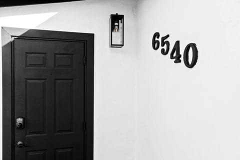 Modern Pool Home Great for Families House in Hollywood