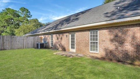 Eagle's Retreat - Close to GSU & Paulson Stadium Villa in Statesboro