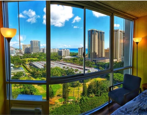 Soothing Hawaii Condo - 18F Apartment hotel in McCully-Moiliili