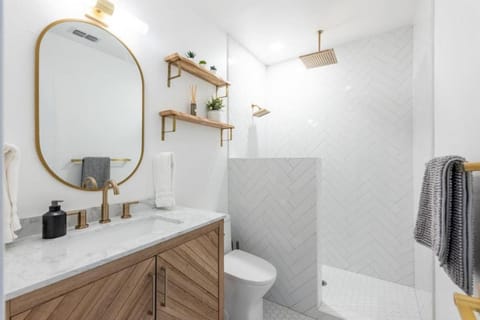 Downtown Pearl Bungalow at Beer Ranch Project House in Wimberley