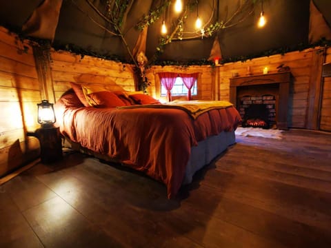 Bed, Bedroom, flat iron