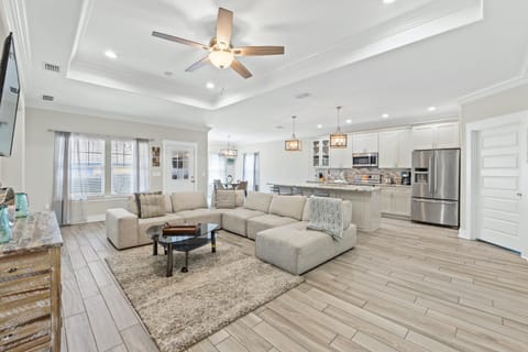 Kitchen or kitchenette, Living room, Decorative detail, Seating area, Dining area, dishwasher, fireplace, minibar, pet friendly, stove