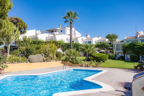 Day, Garden, Swimming pool