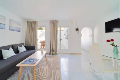 Riad Salt Pool Bliss Apartamentos Apartment in Torremolinos