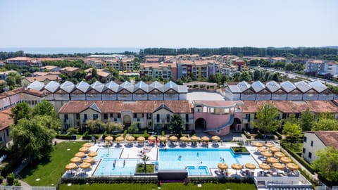 Property building, Pool view, Swimming pool, sunbed