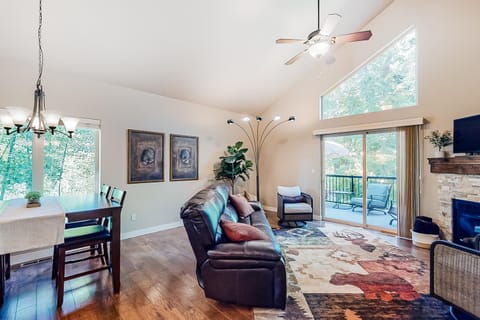 Cedar Point Hideaway House in Columbia Falls