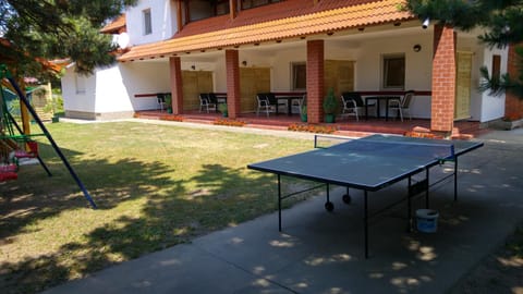Property building, Garden, Balcony/Terrace