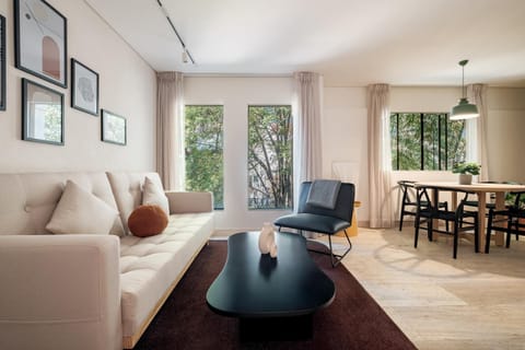 Living room, Seating area, Dining area