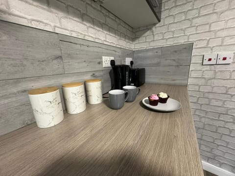 Coffee/tea facilities, Kitchen or kitchenette, Food and drinks