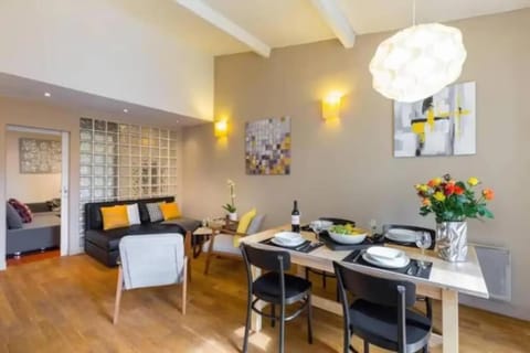 Living room, Decorative detail, Seating area, Dining area