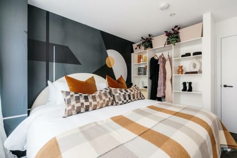 Midnight Moonshine Loft Apartment in Launceston