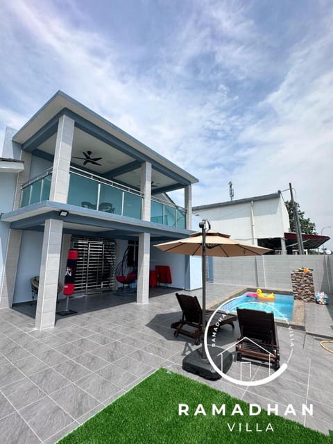 Property building, Swimming pool