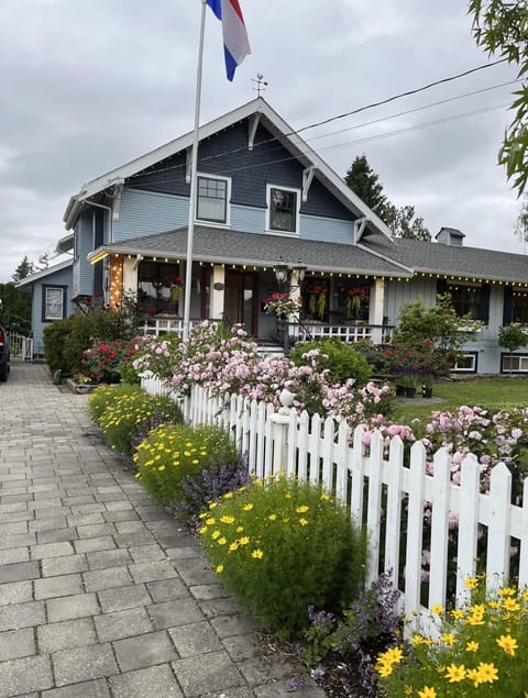 Property building, Garden