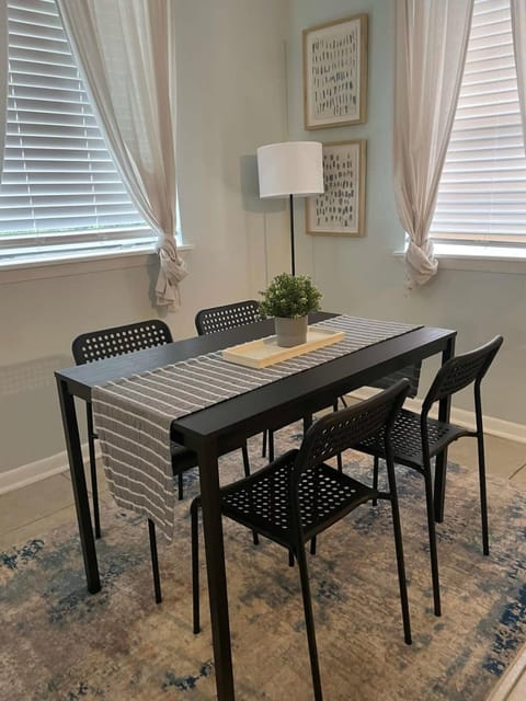 Cozy Beach Hideaway - 1 block to the beach Apartment in Jacksonville Beach