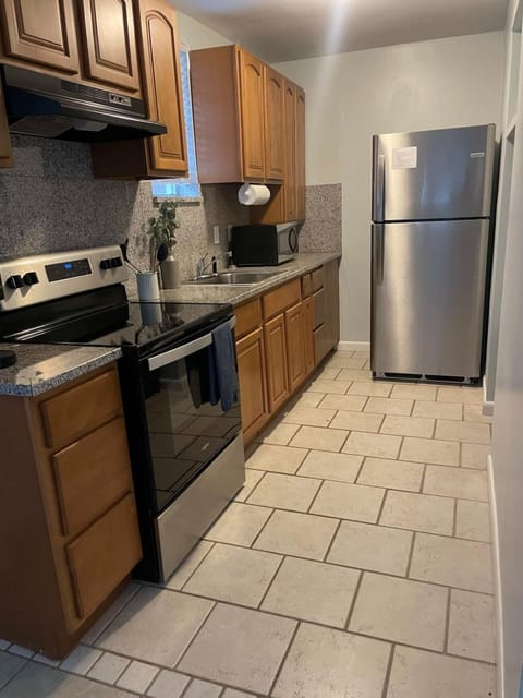 Cozy Beach Hideaway - 1 block to the beach Apartment in Jacksonville Beach