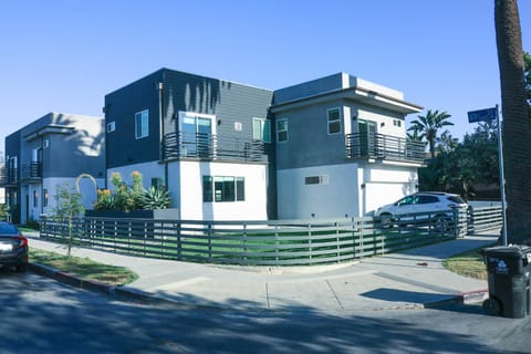 Property building, Day, Neighbourhood