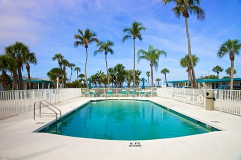 Day, Swimming pool, Swimming pool