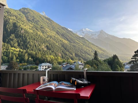 Nearby landmark, Spring, Day, Natural landscape, Mountain view