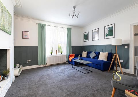 Luke Stays - Belle Grove West Apartment in Newcastle upon Tyne
