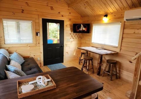 Water view Cabin near North Topsail Beach Cabin in Sneads Ferry