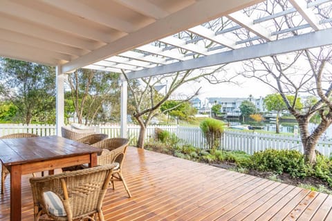 Patio, Garden, Balcony/Terrace, Seating area, Dining area, Garden view