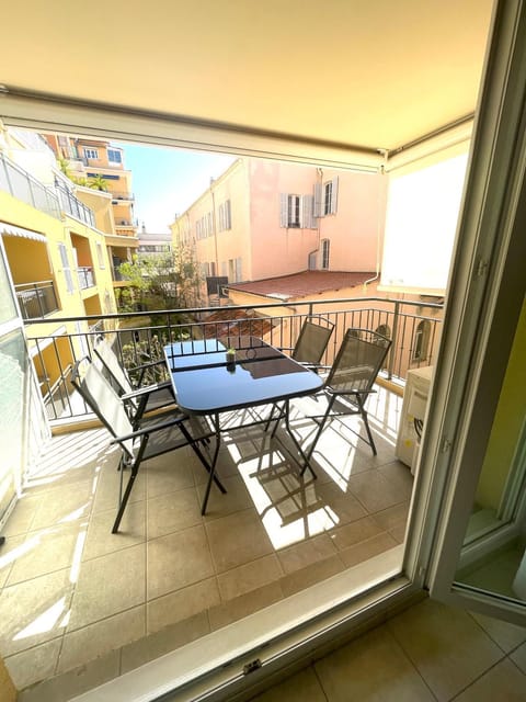 Royal Plazza, beau T2 centre ville, parking Apartment in Menton
