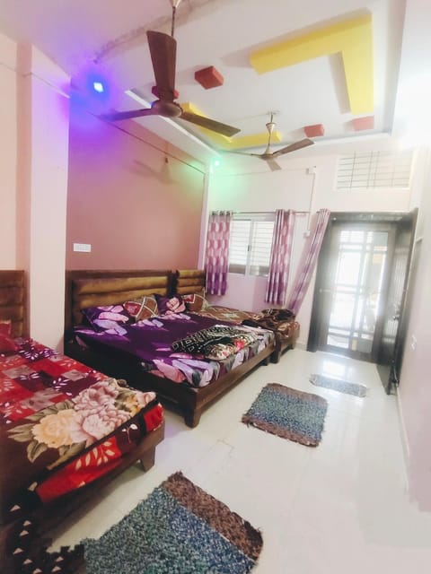 Bed, Photo of the whole room, Bedroom, fireplace
