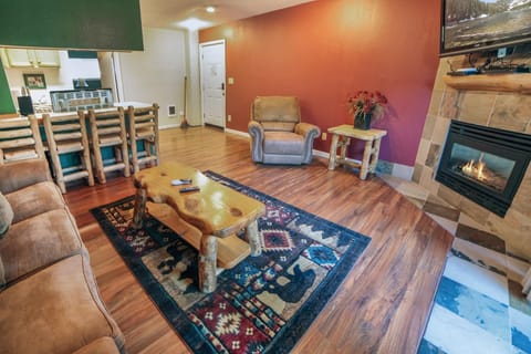 Fawn Valley Inn- 297 condo Apartment in Estes Park