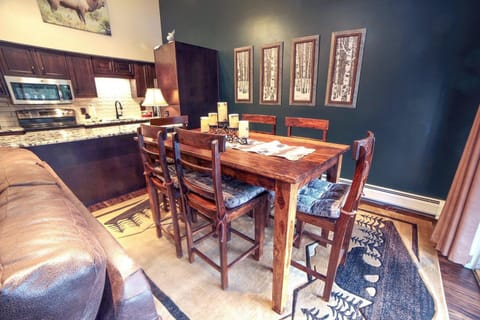 Fawn Valley Inn- 210 condo Apartment in Estes Park